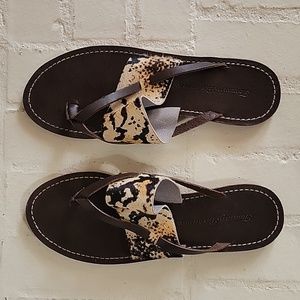 TOMMY BAHAMA | PENELOPE CALF HAIR FUR WOMENS LEATHER FLIP FLOP SANDALS in size 9